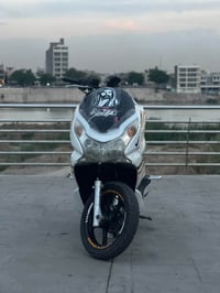 PCX جيل اول • ياباني • ابيض