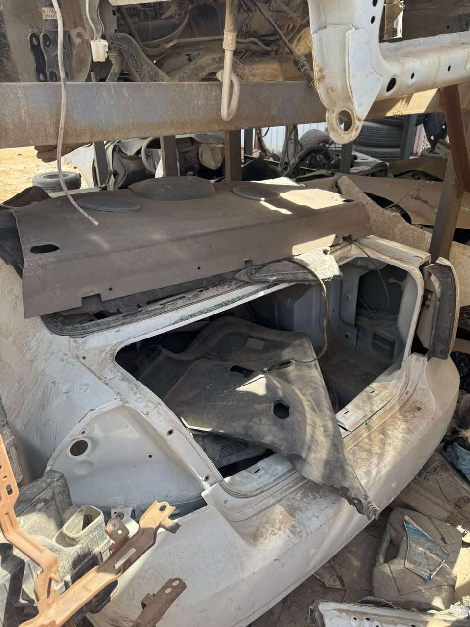 تتوفر كصات خلفيه هونداي وكيا نيسان سني هندي افيو اوبترا لانسر بومه باندا دومي لتواصل على الرقم ***********

نص مكتوب في الصور:
- سوناتا
- اوبتما