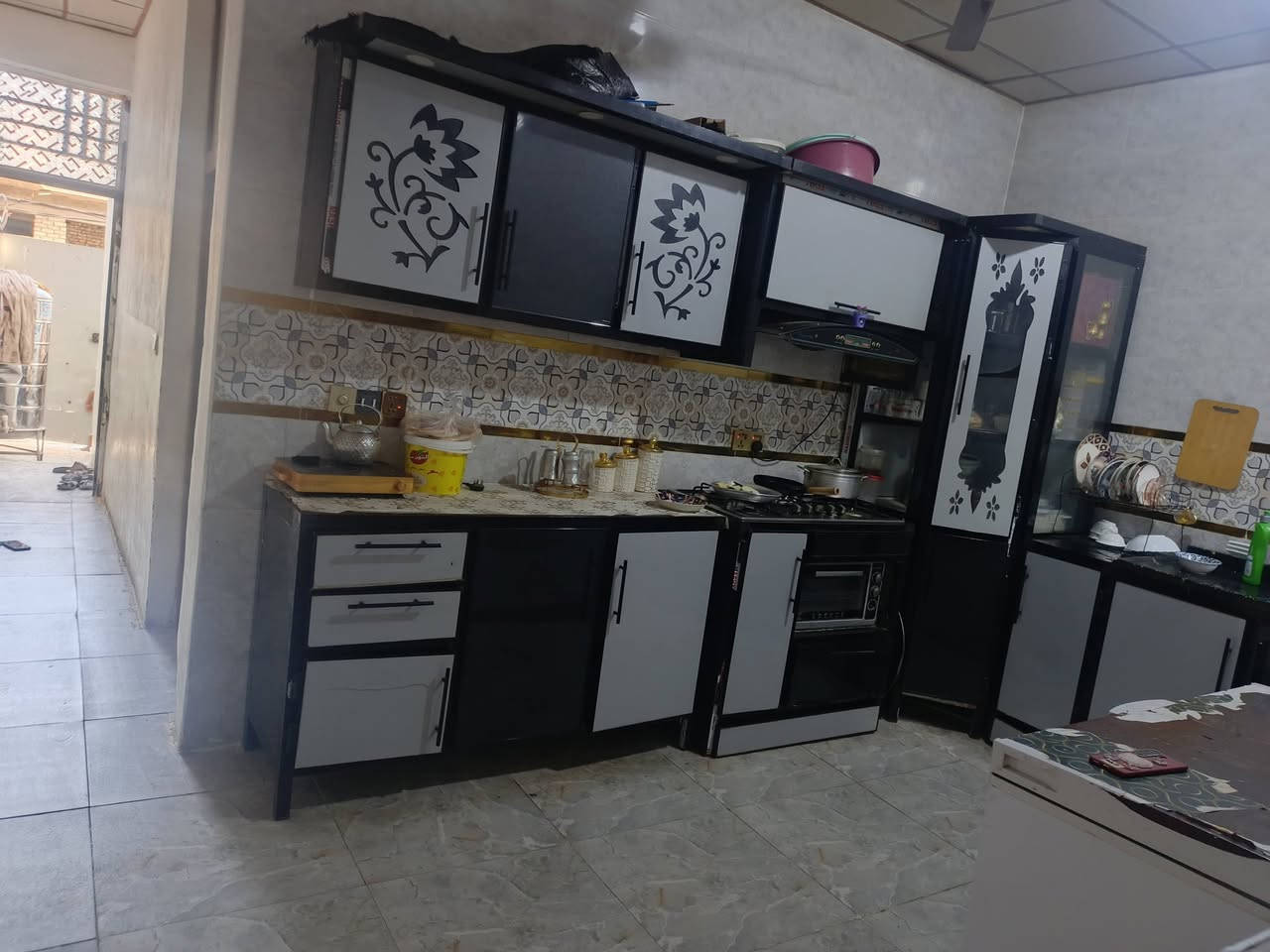 للبيع 600وبي مجال هوه والطباخ والساحبه  العنوان بعقوبة التحرير ***********

