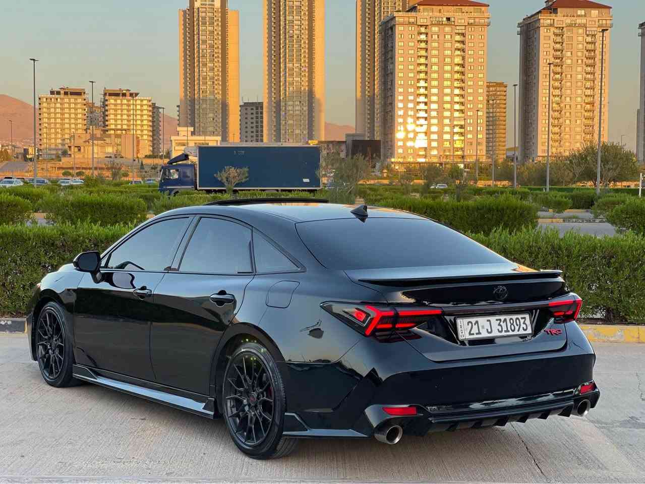 TOYOTA AVALON 2021 TRD  سەیارە کە سئ پارچەی بویاخە پیشی سلایتەکەی پیدی ئارە گیرومەکینەی بە شەرت نەکراوەتەوە سەنەوەی ژینگەی تازەیە  توزیک ناوگرتی هەیە سەیارەکە جایزە قەپات ***********/***********103000km مواسەفاتە Singapore
