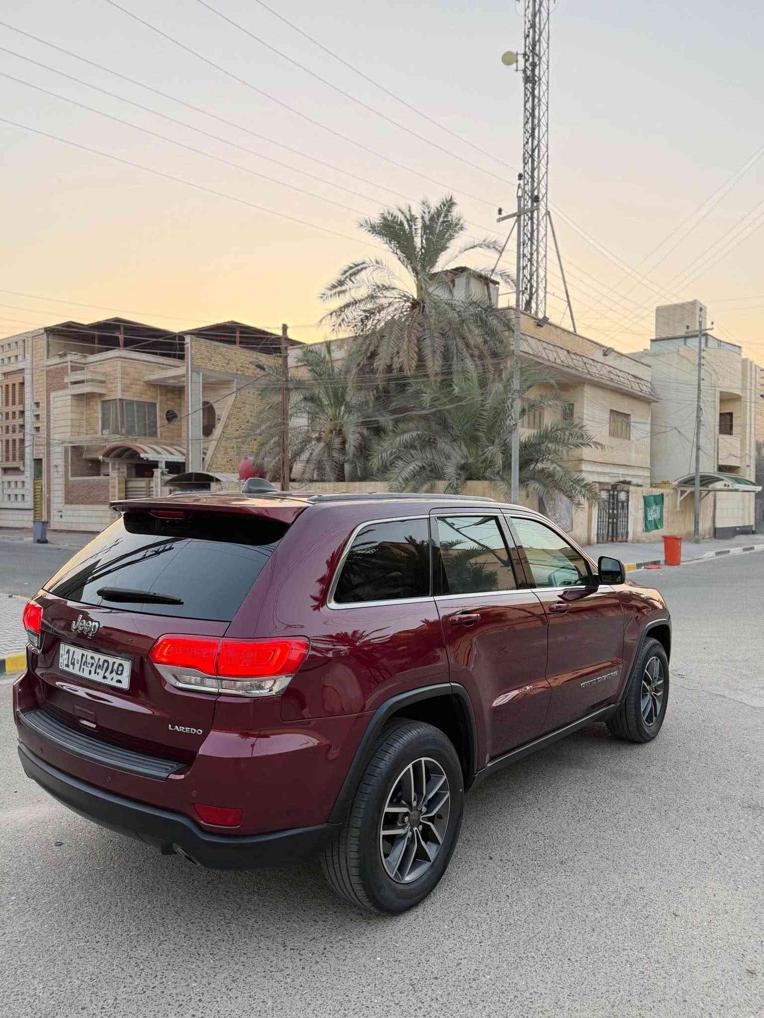 سلام عليكم جيب لاريدو مديل 2017 اصل وارد امريكي طابه تقرير تعمل وتسير البدي كفاله عامه حته دعاميات ماعده بارد بسيط PDR مكينه وكير حداده واكسل  وتبريد مكفولات 
مكينه 3600 بلاديه ما مفتوحه تو ويل السياره جاهزه بدون نقص
ماشيه 100 الف حقيقي السياره رقم بصره الجديد هزه جديده
سنويه جديده شرط التحويل 
مكاني بصره 📍
السعر 195$
***********📞 البصرة, العراق
