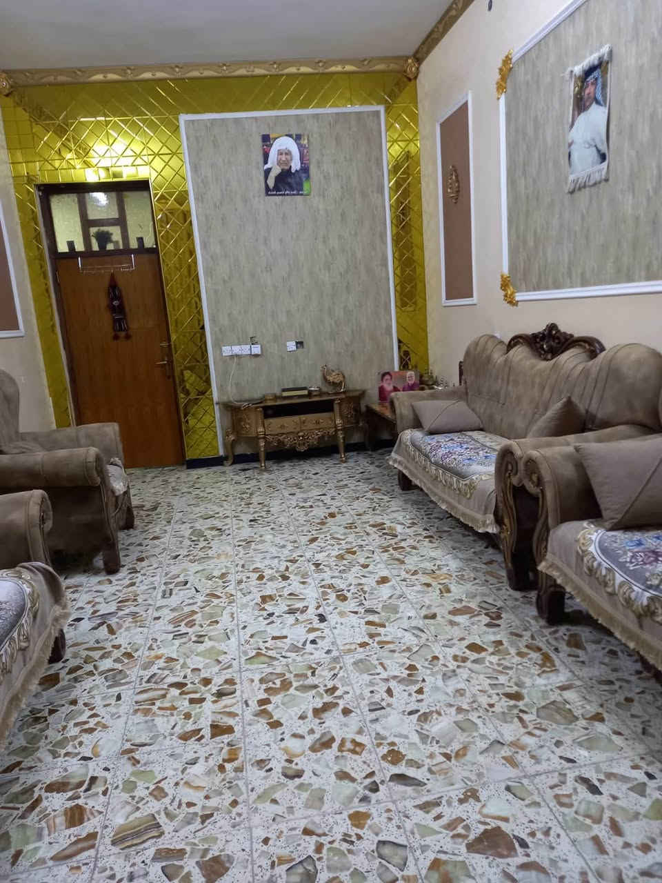كفائات العبيدي • ١٥٠م • ٤ غرف نوم