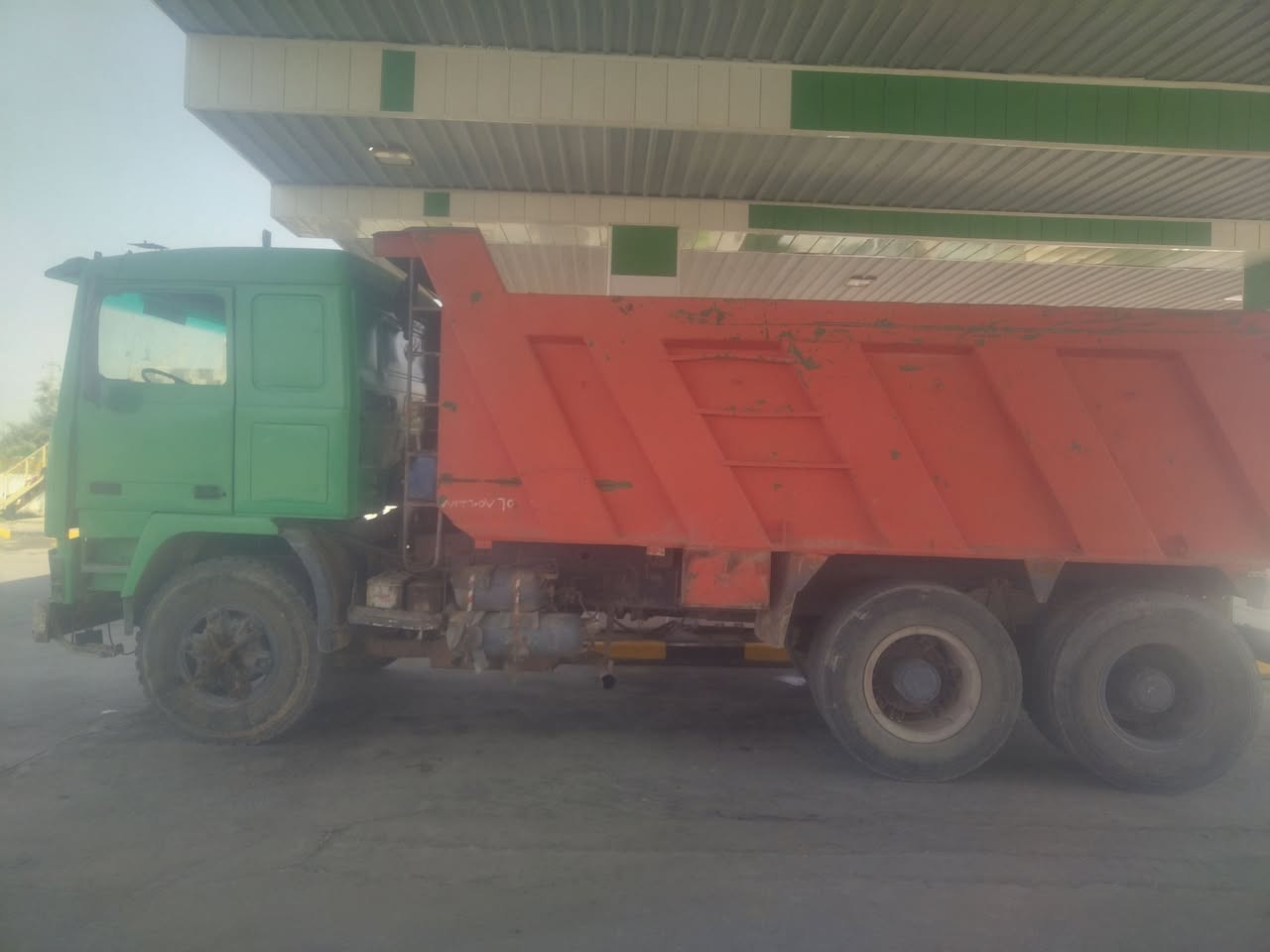 السلام عليكم فالفوf12 موديل 81 مكينه 21 كير4x4 مجموعه فراشه مال 89 للاستفسار الاتصال على الرقم ***********
