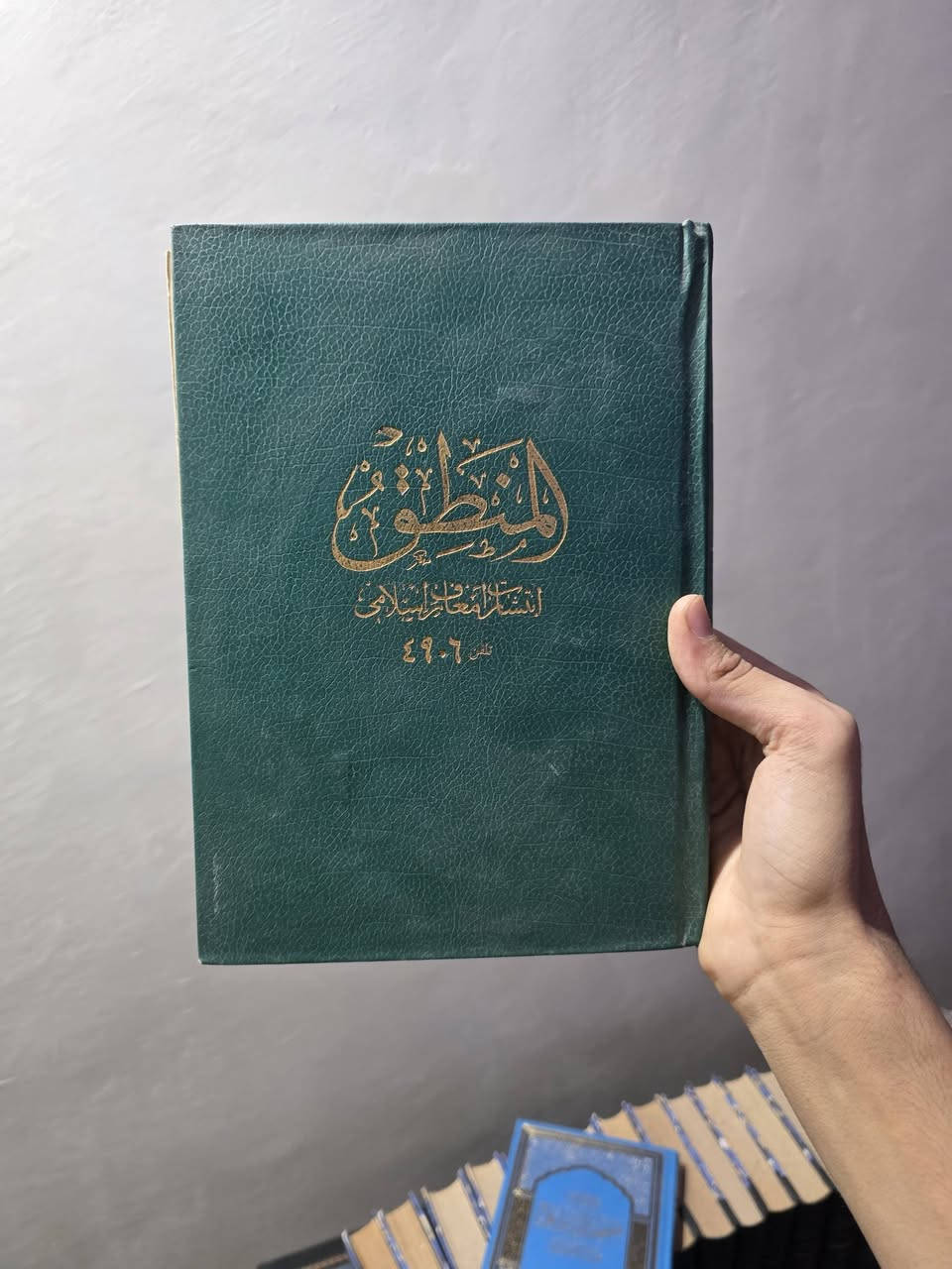 تواصل واتساب • معلومات قليلة