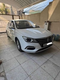 ام جي 5 • ٢٠٢٥ • ماشيه ٨ آلاف