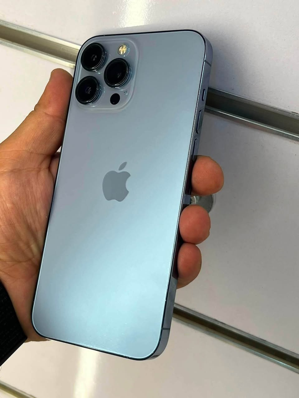 ✔️iPhone 13 Pro Max
ايفون 13 برو ماكس  بحري

ذاكره 128

بطاريه 7 شرط مامصعد ولا مفتوح 

نضافه الجهاز 100‎%‎ وتر بروف ضد الماي شرط

تك سيم 

نموذج m

موصل حي السكر  

توصيل ماعندي

السعر 625 الف

 ماداخل اي صيانه وضع شركه اذا ماحبيت تاخذ الاحسن منه

***********
