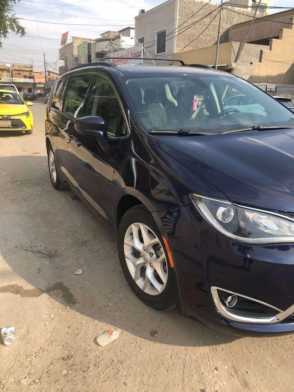كرايسلر باسيفيكا 2018 رقم سليمانيه وارد امريكي 
مواصفات نص فول /كشنات مخمل/ شاشه وسطيه / بصمه ابواب وصندوق كله كهربائي / تشغيل عن بعد / بردات بلاديه / رادار جانبي وخلفي ونقط عمياء / حساسات وكامره خلفيه / كشنات بلع / كرسي السايق كهرباء 
حادثها صندوق خلفي والدعاميه الاماميه كسر فقط بدون ايرباك والسونار موجود 
السعر 180 ورقه قابل للتفاوض
عنوان/ بغداد الدوره 
للتواصل ***********
