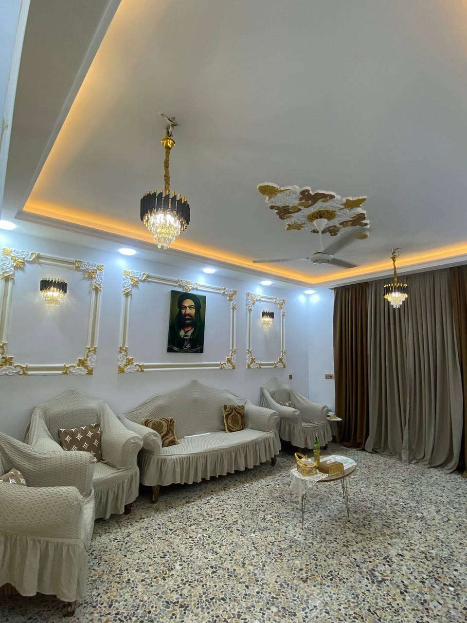 السلام عليكم بيت 190متر🏠
سند 25 قرب ابو عمار العزاوي 
استقبال ديكور حديث 🔥
البيت بي 4غرف نوم🛏️
3 حمامات 🚾
منوار +ترك 
السطح الاول والثاني شتايكر 
كهرباء +سحب +ماء ✅
قرب سده جبور  
السعر 110 وبي مجال
للستفسار اكثر للتصال على الرقم 
***********
