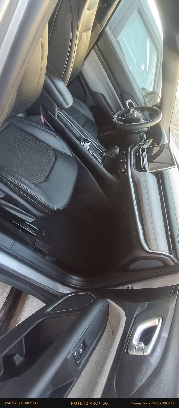 Jeep Compass 2024
لون سلفر 
ماشيه 50 الف ميل
سعر 138 ورقه بدون رقم
حادث سيارة/ ربع بوند فقط صبغ  دواخل مكفوله بدون لغد وبدون شاصي
ايرباك طاك ومرجع سستم شركه 

رقم شاصي   3c4njdbn7rt605622

مواصفات latitude 

بصمه + شغال عن بعد
كشنات جلد 
فور ويل 4×4
تحكمات فول 
تحديد مسار+ قيادة ذاتيه
رادار امامي و جوانب
شاشه ايباد كبير
بريك بصمه 
3 انظمه للقيادة SAND MUD / SNOW /  AUTO
راديترات و ردار و حجر بيئه بلادي شركه 
رقم كاتي تترقم محافظات الاقليم/ اربيل/دهوك/ سليمانيه حلبجه 
مده الترقيم 90 يوم من تاريخ الشراء 
تكلفه الرقم 2360000 دينار كامل مع فحص و هزه مع تبديل جام خلفي اسود
بيع فقط بدون مراوس 
سيارة في اربيل شركه نور البصرة موجوده 
***********
*********** أربيل, العراق
