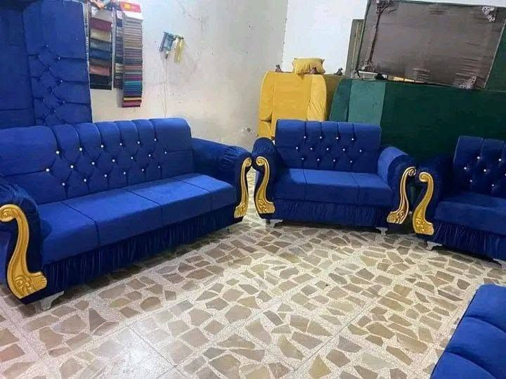 عرض خاص  خلال اسبوع فقط
موديل بطه
 واتساب .
***********
سعر 385
قماش قديفه رجل عظم عاج ويا 4كوشات فقط 
❌❌❌❌❌❌❌❌❌

أنتبااااه إلى لأسعار 
ال١٠ مقعد   385
ال٨ مقعد   350
ال٧مقعد  325
ال٦مقعد. 300
ال٥مقعد  275

توصيل داخل بغداد مجانا  اطراف15
صنع عراقي  
أحدث التصاميم الفنية 
🖍الشغل حسب طلبكم من ناحية اختياركم الالوان وعدد المقاعد 
⭕️مواصفات العمل 
♦️اسفنج. مميز 
⭕️ الخشب مقعد مضغوط
رجل عظم عاج  

⭕️القماش 
 قديفه 

❇️قياسات القنفات ❇️

العرض 75
190سم  القنفه الكبيرة ام ثلاث مقاعد 
150 سم القنفه الوسط ام مقعدين 
75 سم  الكرسي. 
🌹🌹🌹🌹
جميع الالوان متوفره
توصيل داخل بغداد مجاني أطراف 15

التوصيل  سريع 
للحجز ارسل
 الصورة 
والاسم 
ورقمين موبايل 
والعنوان
على الخاص

الاضافات 

قماش كتان 30 رجل نيكل 25

نص مكتوب في الصور:
- 26/12/2024 16:32 POCO F5 | قدیس
- 26/12/2024 16:31 قدیس | POCO F5