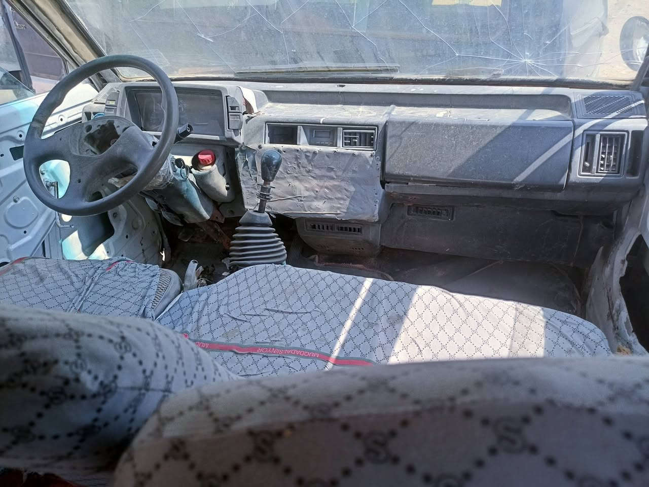 سلام عليكم كيه بسته للبيع مكينه وكير واكسن مكفوله 
شواصي حلوه ابيع كوم حديد  سعر 13وبيها مجال 
***********
موديل 95
