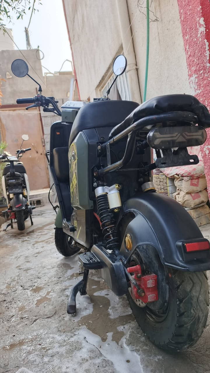 R9 • نظيفة • بطاريات