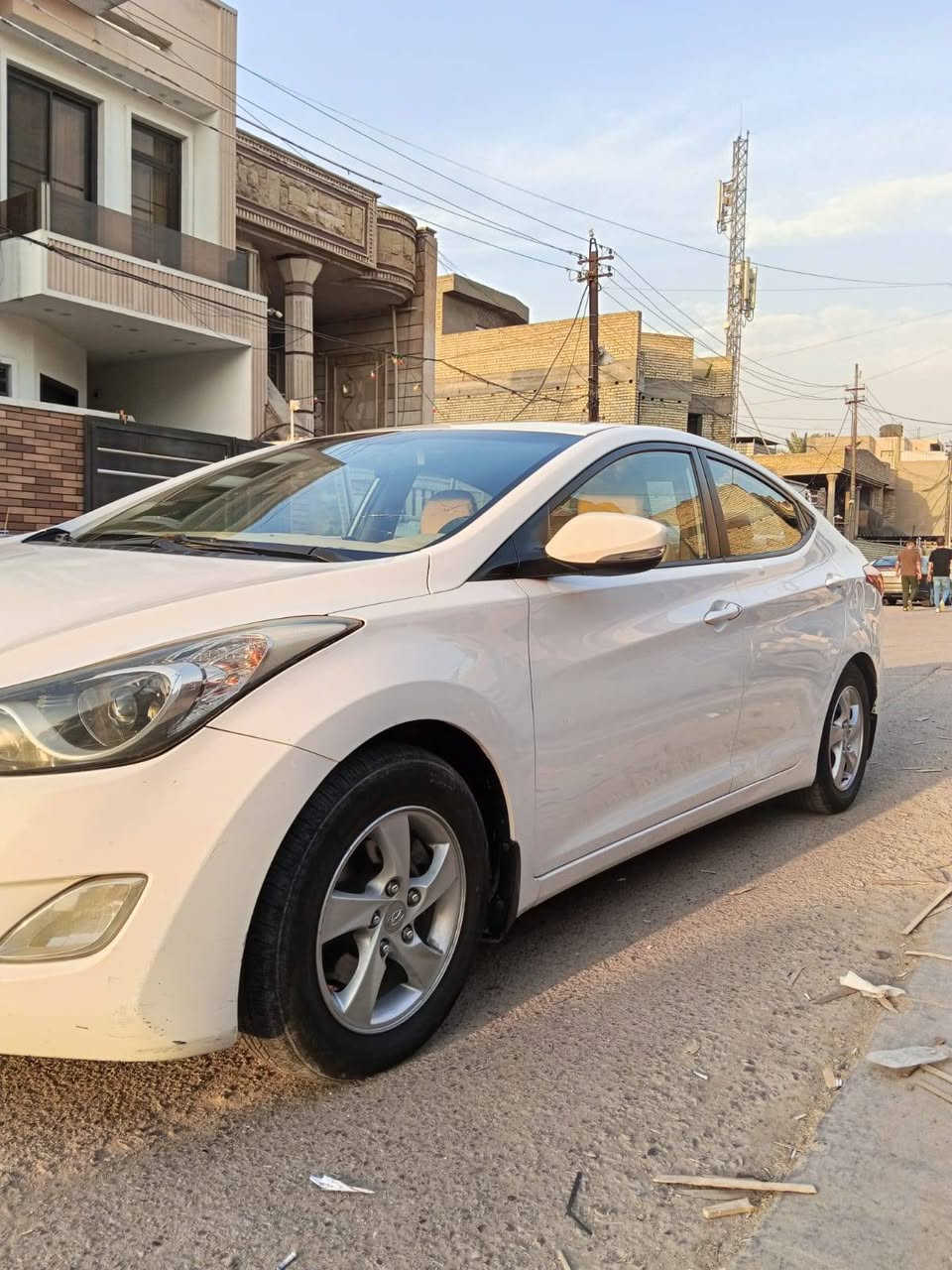النترا • ٢٠١٢ • ١٢٩ الف