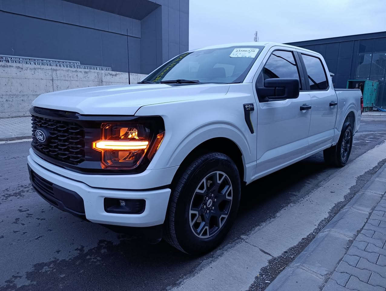 فورد F-150 • ٢٠٢٤ • ٢٩٠٠٠ ميل