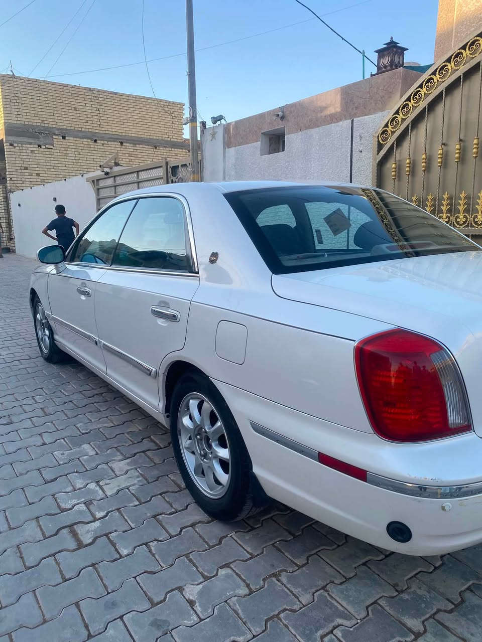 سياره  vip  سياره هونداي سوناتا كراندر(xg350)  فول مواصفاتت
موديل ٢٠٠٤ 

مكينه ٣٥٠٠

رقم اربيل 

تريد تحويل تريد وكاله 

سياره فول مواصفات :

تبريد  قطعتين 

كير جديد 

مكينه جديده 

صدر جديد

حساسات 

شاشه 

فتحه سلايت 

كشنات كهربائي 

تدفئه كشنات 

داخل جلد 

ميموري وضعيات قياده 

والاهم السياره بيها 
     
((منضومه غاز )) ٦٠ لتر

مري كهربائي وحساسات 

 السياره كلش راقيه ونظيفه مابيها اي خياس 

السياره بيها قطع صبغ وانضربت عندي جاملغ ايمن ورجعته بارد وماصابغه بعدني

مكاني بغداد الشلعه) رقم الهاتف ***********

السعر 55
