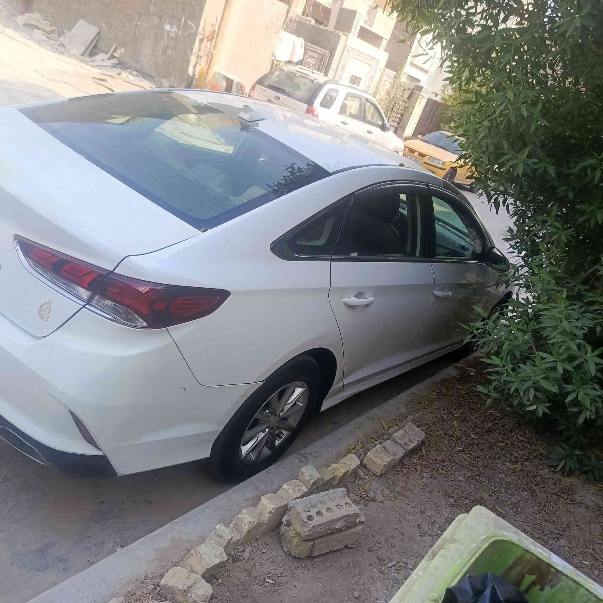 سلام عليكم سوناتا 2018للبيع وارد امريكي ضربته جاملغ الامامي بدون دواخل مكانه بغداد السعر 100ورقه الشراي يتصل***********
