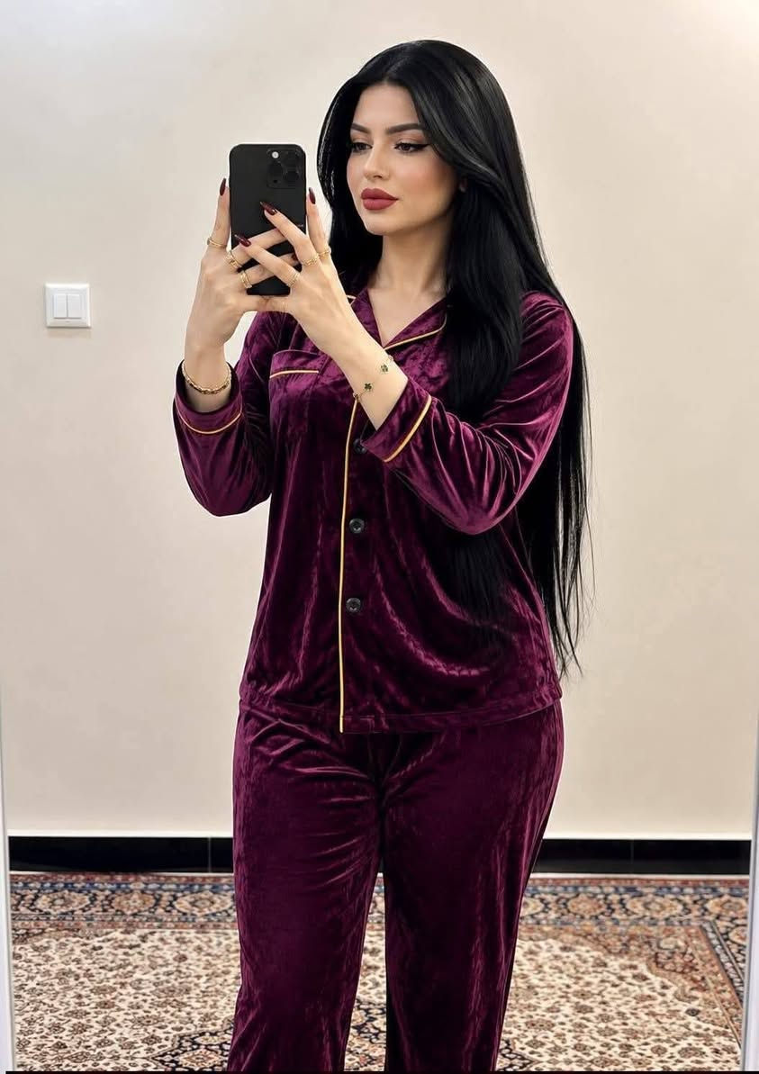 اللهم صل على محمد وال محمد 
تراكات نسائية شتوية قديفه ناعمة سعر الاتراك 10 و 12 
يوجد توصيل لجميع محافظات العراق 
***********
