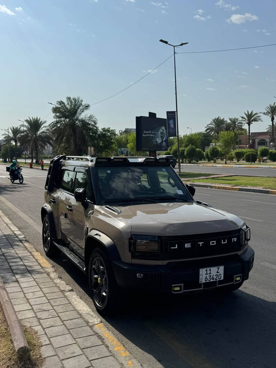 سلام عليكم 

جيتور T2 2025

ماشيه 37 الف 

مواصفات 

محرك 2000 / دبل اكسل 4x4

بصمة دخول/ تشغيل عن بعد

داخل زيتوني 

فتحة سقف بانوراما/داخل جلد كنتارا

شاشة وسطية كبيرة/ عدادات رقمية 

نظام صوتي متطور 12 سماعة من Sony

 انارة محيطية داخلية/ شاحن وايرلس/ ثلاجة

كاميرات 540 درجة/حساسات /قطعتين تبريد

كراسي الأمامية كهرباء/ كراسي مساج/  تبريد كشنات

مثبت سرعة/ رادار/محافظة على مسار/ نظام كبح تلقائي

مانع تصادم/وضعيات قيادة/ويل حجم 20/ مانع انحدار 

نقطة عمياء جانبية/ صندوق شفط/مساعدة صعود مرتفع

انارة الأمامية LED/انارة خلفية LED/شبك امامي LED

اشاير بل مري والمري كهرباء /6 ايرباك/دوسات جانبية

تحكم ستيرن جهتين /شفتات مقود /نظام فرملة اوتماتيك 

السياره فول سستم سوادات مري ويدات بوب وجناح خلفي اسود وبروجكتر امامي تتحكم بي بالريمونت ودرج وشباك حمايه للراديتر 

السعر 38 ونص 
للاستفسار ***********
مكاني زيونه
