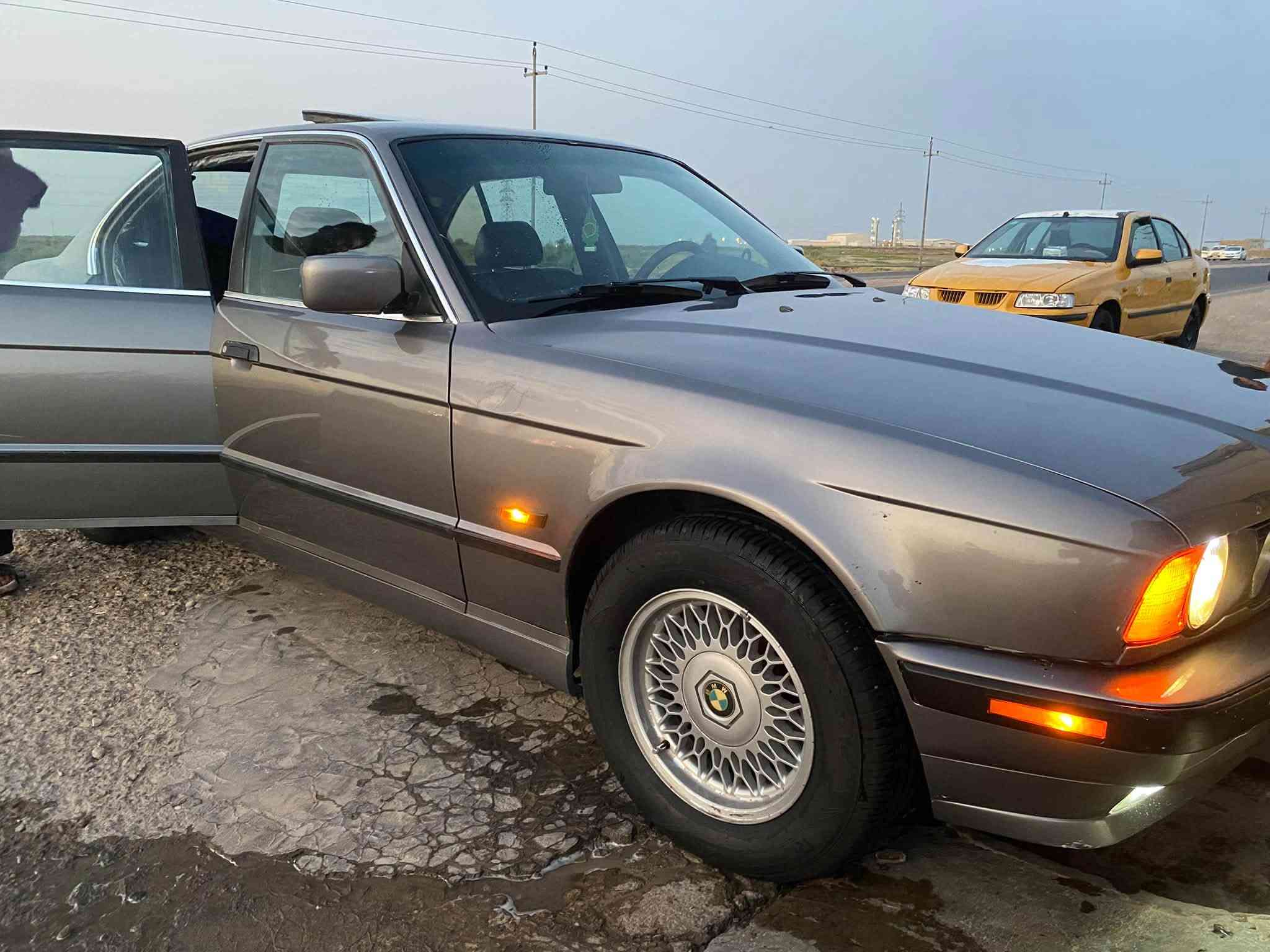 السلام عليكم شباب للبيع 525 مسكر عدل باسمي رقم بغداد هزه وسنويه جديده جاهزه كل نقص ما بيهه كشنات كهرباء سلايت شغال تبريد تدفىه شغاله شاشه كار بلي منظومه زنون عالي ناصي ظفايرهه جطل ما بيهن للتواصل *********** السعر 65 وبيهه مجال

نص مكتوب في الصور:
- فيديو صورة 1x 0.5