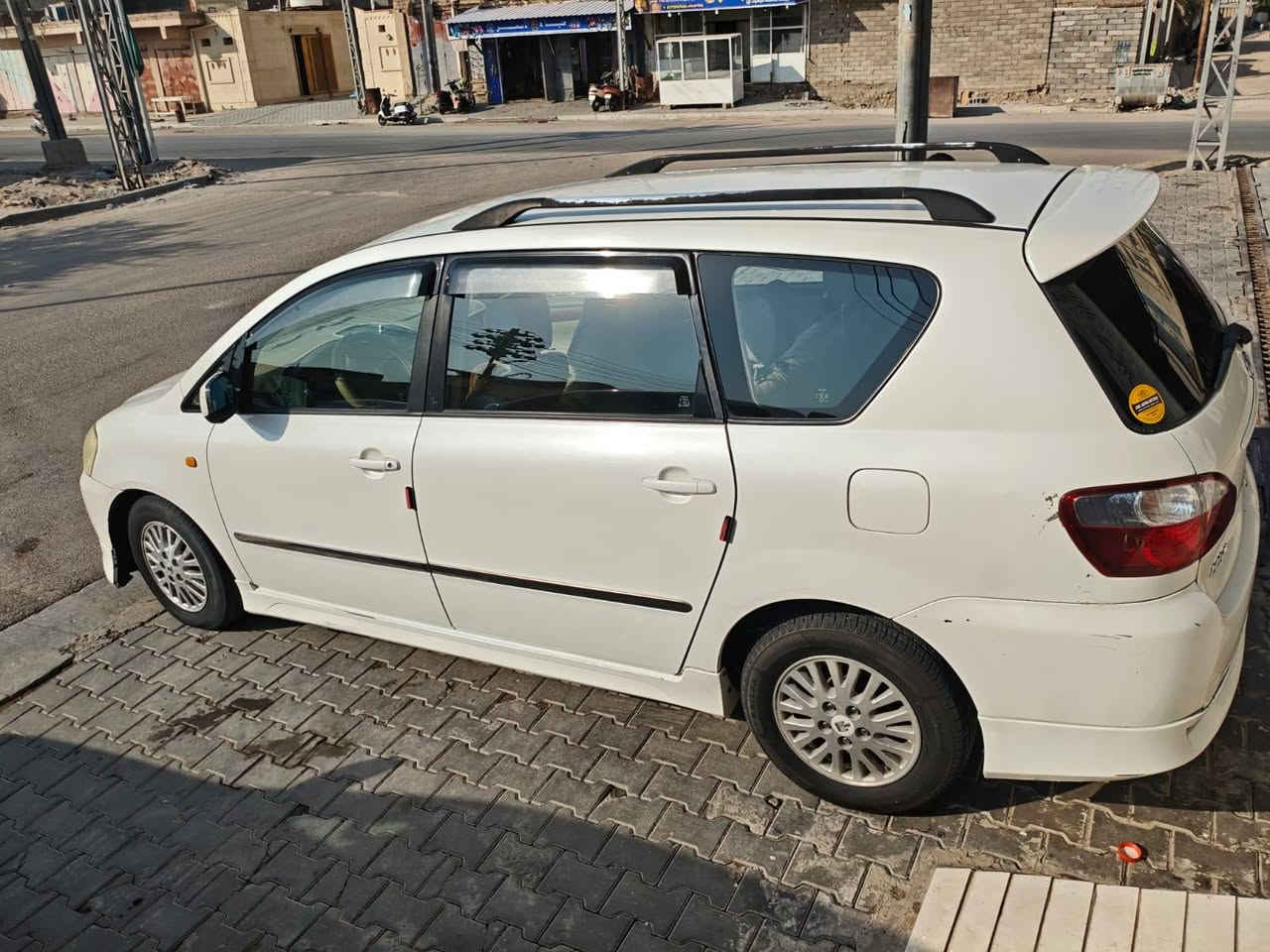 ابصم موديل 2000 سنوية لغاية 2029
تبريد ثلاث قطع باب الصندوق الخلفي مبدل البصره المدينه 
موبايل ***********
السعر 120 ورقة
شرط تحويل السياره بعد المكاتبه مباشرة
