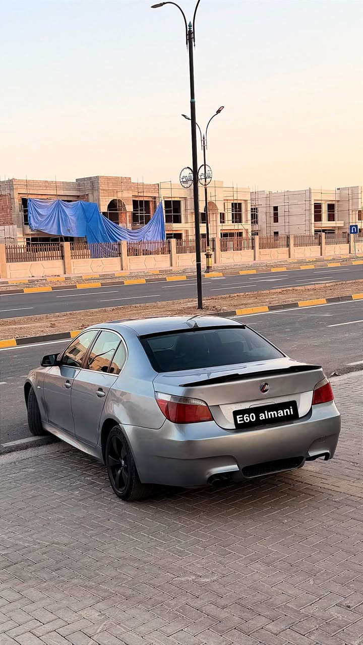 E60 series 5 

Model : 2006 > 2010 

Ger : bas tomatic 

525 dabll dejetall 

Nauzll kurty marghub 

Ger makena bashart 

7izam nia u saqfy bashart 

Be da3mu ledrau 

Body kid (M5) 

3atar je se ' hawena batman 

Bally sar snduq M5 ' qapax layt

Fitpamp ' nauzll ' plak 

Battry ' dabll ' desk nweya 

Shutay sport ' panka karabaey 

Kushn jld u karaba u dasty 

Bluetooth ' Aux 'Radio / 8 sama3a 

4 tayay 80%'y la zheraya 

Aqllakay barmajay( russi ) lasara 

Sayaraka saxa u m7awara wak bilad 

Lauash harzantr habu bekRa 

Nrx : 61$ majaleky brayanay tyaya 

Bo zanyare zyatr chat bka yan talafon 

*********** السليمانية, العراق
