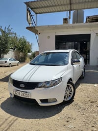 Kia cerato 2011 شتی جوان دەکشن گەورە ٣ گێرە دەعمی قورسی نیە پشتو پێشی ...