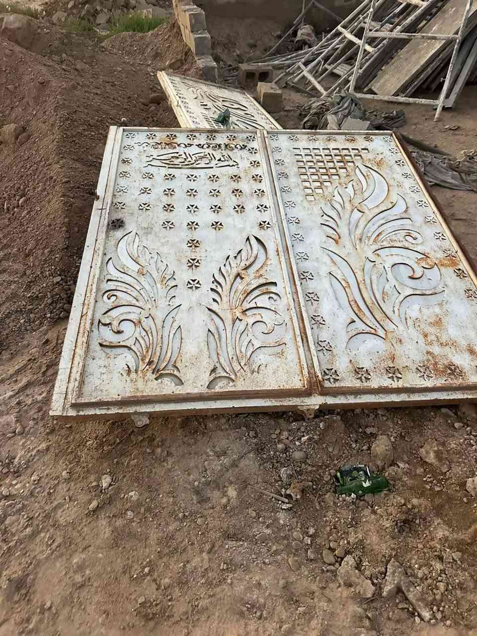 باب رئيسي سلايت ٣ متر
تاروسه هواء زيل اصليه ستفسار على ***********
