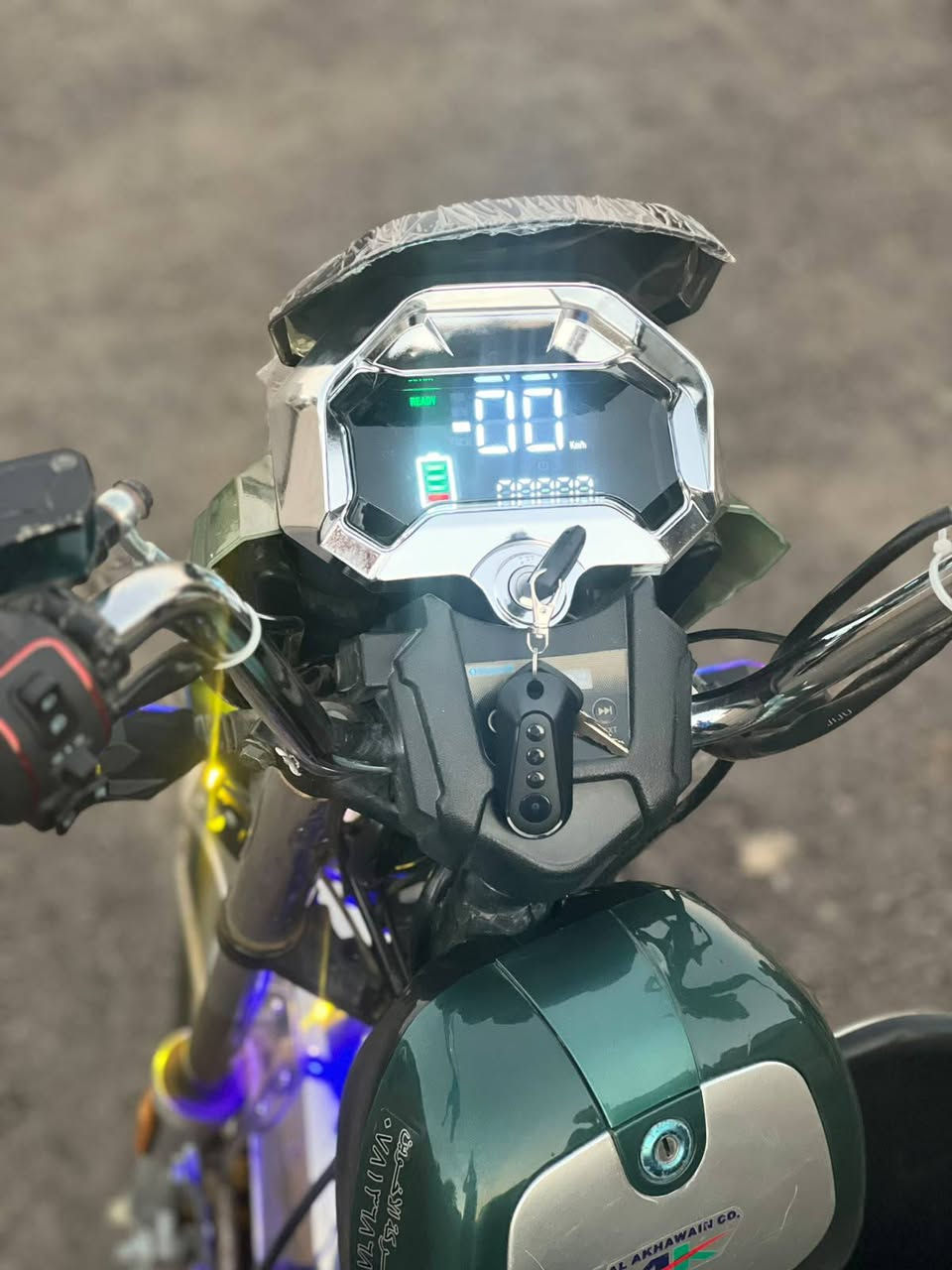 السلام عليكم مكلف بلنشر دراجه شحن علفحص للبيع عنوان بلرمادي السعر 450بي.مجال...اتصل.***********
