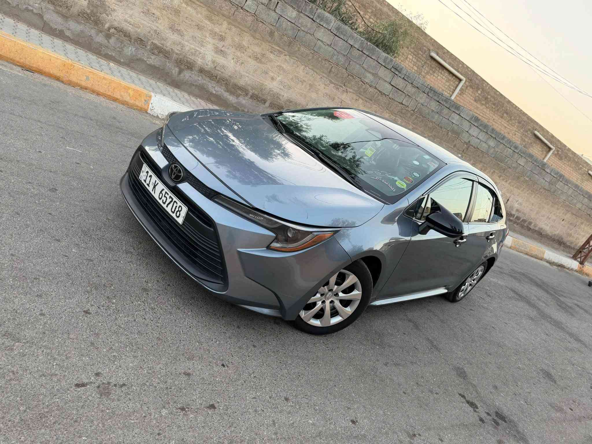 السلام عليكم تيوتا كورله 2023LE
 رقم بغداد بأسمي هزه ورقم وفحص كله جديد  حادث فقط جاملغ امامي نفسه معدل ومصبوغ حته بدون فتح وبيه شبر بل هلال الخلفي من جوه شخط واضح بل سونار  بدون
 دواخل  بدون شخوط بدون رصعات شرط السونار وين مايعجبك افحص حته الدعامية بلاده يعني قطعه واحده فقط ماشيه 30 الف كير محرك صدر تخم تاير كله ع وضع الشركه. حجر بيئه بلادي   لون بحري  شذري كلش حلو سايد  بريك بصمه اوتو هولد شاشه ابل كار بلي سستم كاربون فايبر كامل شرط السياره برغي ما بيه نقص سعر 139 وبيه مجال بسيط مكان السياره ديالى بعقوبه 
*********** نذير.
