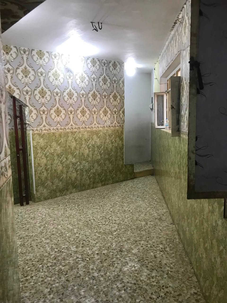 سلام عليكم
بيت للايجار طابق ثاني معزول بلكامل مساحة٩٠متر مقابيل متنزة السمچة خلف بانزين خانة الامين الثانية 
***********
