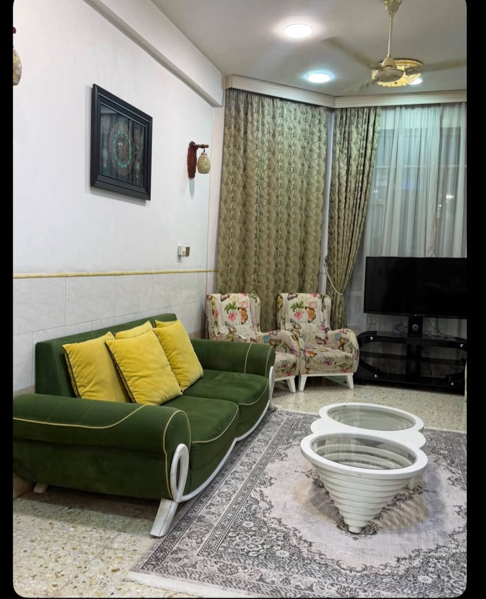 كنب • طاولة وسطية • طقم