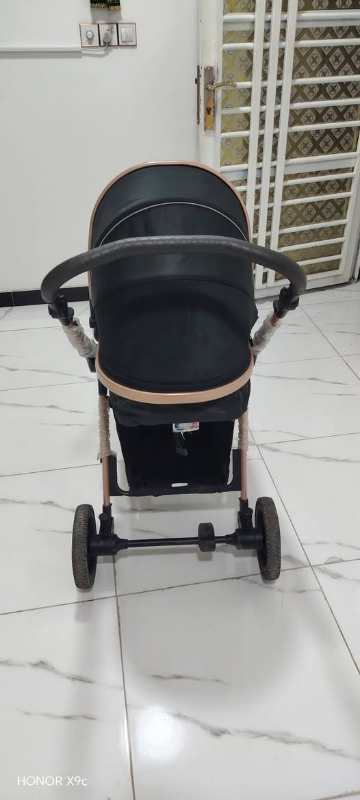 للبيع سرير اطفال مع عرابانه ستعمال قليل نضيفات كلش
العنوان ناصريه ذي قار 
***********
