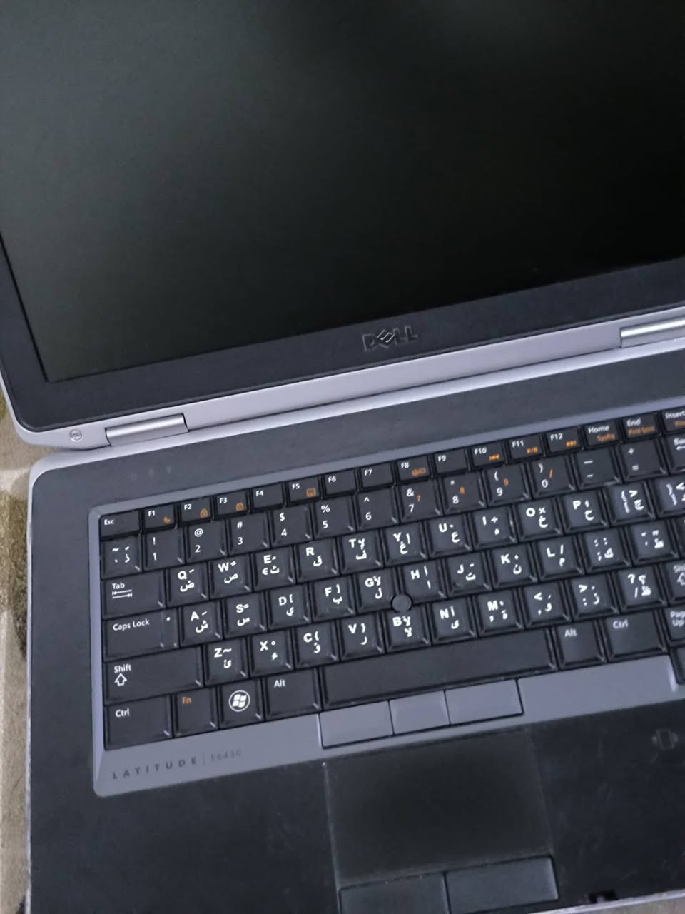 Cori5 الجيل الثالث 
رام 4GB 
هارد 320
كرت شاشه داخلي 2GB 
كرت شاشه خارجي 1GB 
شاشة 14 
نسبة بطارية 57٪ تقريبا ساعه الى نص ساعه 

ملاحظه السماعات ستيريو 
اليمين شغال 100٪
اليسار شغال انصه شويه
الصوت مابي خلل شغال طبيعي 

135 الف
واتساب ***********
توصيل متوفر
