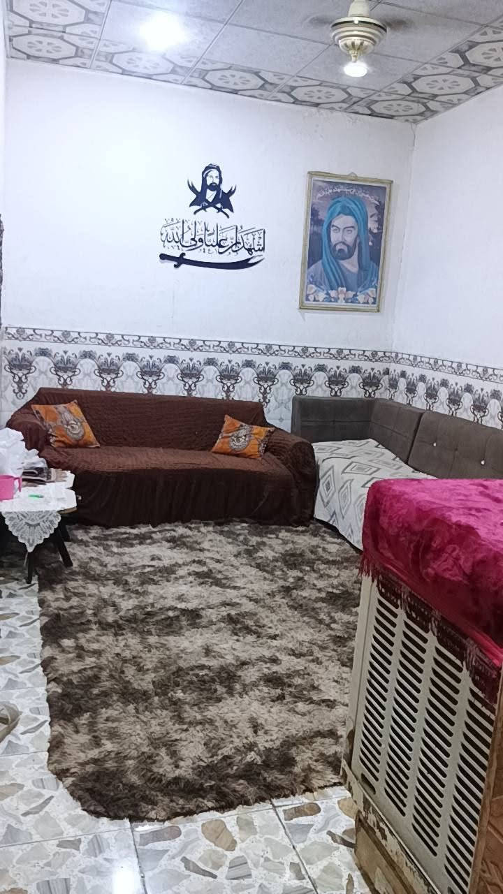 بيت للبيع
70  متر  طابقين بلخط الاول   

(طابو زراعي سند 25 مشمول بلتطويب) 

بناء حديث  صب كونكريت وطابوك نهروان  

 يحتوي على
 الطابق الاول [ غرفه  وصاله ومطبخ وستقبال 
وصحيات  ومكشوفات ]

الطابق الثاني  [ غرفه  وصاله ومطبخ وستقبال 
وصحيات  ومكشوفات ]

الموقع.   [النجف شارع الصب مقابل قرية الغدير عمود 270   ]

السعر 34  مع المجال 

استفسار 
اتصال ‏ *********** ‏ واتساب ***********
