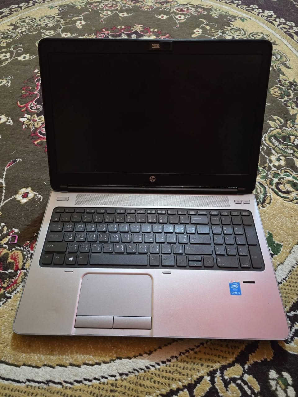 لابتوب hp 
Core i 5 
الجيل الرابع 
نضافه فول كدامك 
مواصفاته. 
عشوائية 8G
هارد 256G
بطاريه 3 ساعات تنازلي. 
مع ماوس باد + ماوس أيسر 
واكيد الشاحنه موجوده. والجنطه الخاصه بالابتوب 
مكاني الفلوجه
السعر 250 الف 
تواصل ***********
