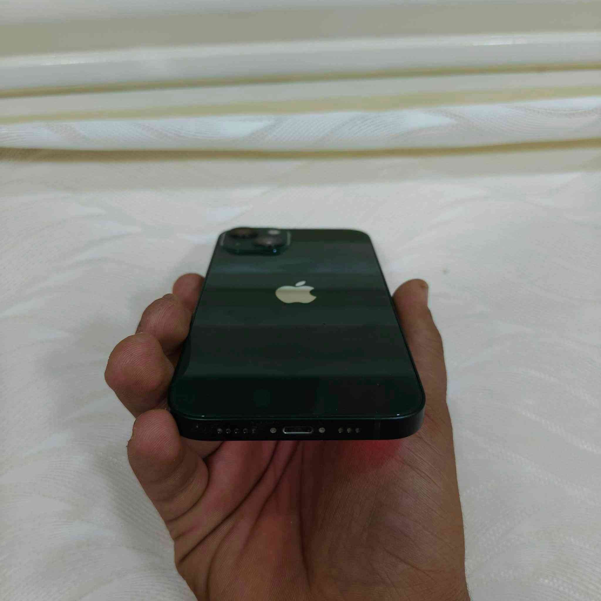 سلام عليكم آيفون 13 عادي لون زيتوني دبل شريحه ذاكره 256 بطاريه 89 بلاديه جهاز كامرتين جديد. مابي اي شيء شرق اوسط  كارتونه موجوده سعر 450 ،***********واتساب فقط
