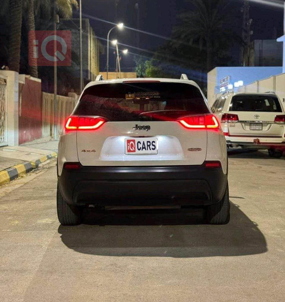 جيب شيروكي بزون 2019
للبيع 

ماشية 150km 

كير 9 نمر

محرك 4 سلندر 2.4 

4*4 (فور ويل)

شاشة 7 انچ

شاشة اعطال 

كامرة دوارة

تبريد قطعتين

هند بريك بصمة 

شاشة كار بلي 

لد نهاري

صدر جديد 

كير ومكينة خير من الله

رقم واسط تحويل ثاني يوم

السعر 112 ورقة

للتواصل *********** دهل اوران, واسط

نص مكتوب في الصور:
- iQ
- iQ iQ CARS
- iQ CARS
- 000-29343710 - 01/07/2021 - IAA 000-29343710 - 01/07/2021 29343710 000-29343710 - 01/07/2021 - IAA 000-29343710 - 01/07/2021 - IAA 000-29343710 - 01/07/2021 AutoAuctionHistory.com 000-29343710 - 01/07/2021 - IAA