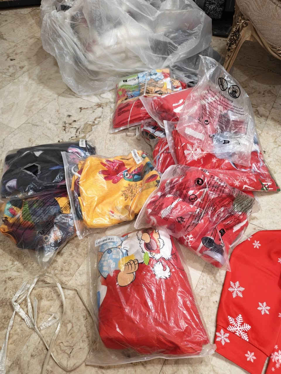 سويتر سوفت خفيف 
قياسات خاصة و موديلات مختلفة نسائي رجالي 
٥٠ قطعه بسعر مناسب 
***********
