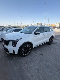 سورنتو ٢٠٢٥ • ٦ سلندر • ماشيه ١٨٠٠٠