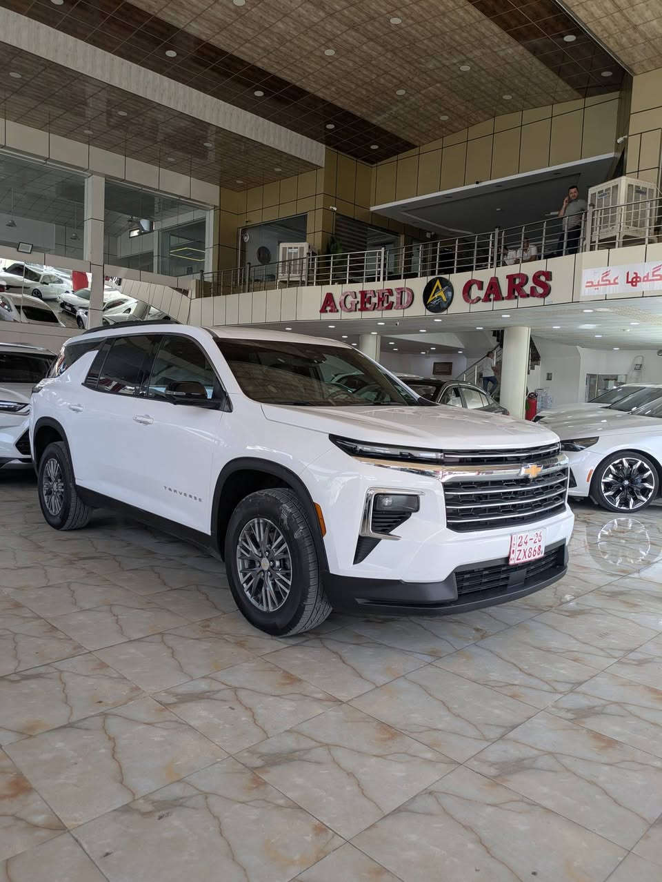 CHEVROLET TRAVERSE LT 2024 AWD
محرك 4 سلندر 2.5 توربو
​​مصابيح أمامية وخلفية LED بالكامل بتصميم نحيف وعصري.
​الباب الخلفي: باب كهربائي يدعم تقنية الاستشعار الذكي فتح تلقائي عند الاقتراب.
شاشة ترفيه ضخمةAppe CarPlay و Android Auto لاسلكياً.
​شاشة العدادات: شاشة رقمية بالكامل أمام السائق 
 7 مقاعد (مع مقاعد منفصلة في الصف الثاني
مقعد السائق قابل للتعديل كهربائياً بـ 8 اتجاهات مع دعم المنطقة القطنية.
​المميزات: شاحن لاسلكي للهواتف، تشغيل عن بعد، عجلة قيادة مكسوة بالجلد، ومنافذ USB في جميع الصفوف.
​نظام الفرملة التلقائية في حالات الطوارئ مع كشف المشاة وراكبي الدراجات
​نظام المساعدة على البقاء في المسار مع التحذير عند المغادرة
​نظام تنبيه النقطة العمياء ومساعدة التوجيه في المنطقة العمياء
نظام تنبيه حركة المرور الخلفية والكبح التلقائي الخلفي
​نظام تثبيت السرعة التكيفي
​كاميرا الرؤية المحيطية بدقة عالية
جاملغ وباب سائق و نصف باب خلفي صبخ بدون دواخل بدون ارباك . موضح بالصور
سيارة بدون رقم تترقم محافظات الاقليم . سيارة موجودة بمعارض دهوك .
سعر 310 و مجال
رقم شاصي 
1GNEVGKS9RJ188823
رقم موبايل ***********
