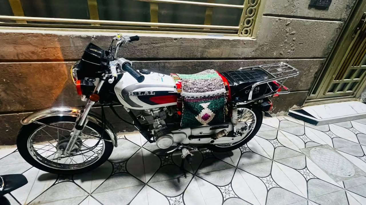 سلام عليكم درجة اربعه كير 🏍 لون ابيض متياز نضيفه مديل 2026 مكفوله من كلشي اوراق سكنر سعره 775وبيه مجال دراجه نضيفه شلعه ومعدل خير من الله العنوان كربلاء قنطره السلام 📍 متواجد خاص📍 اتصل وبيك خير وتدلل ***********💫🏍
