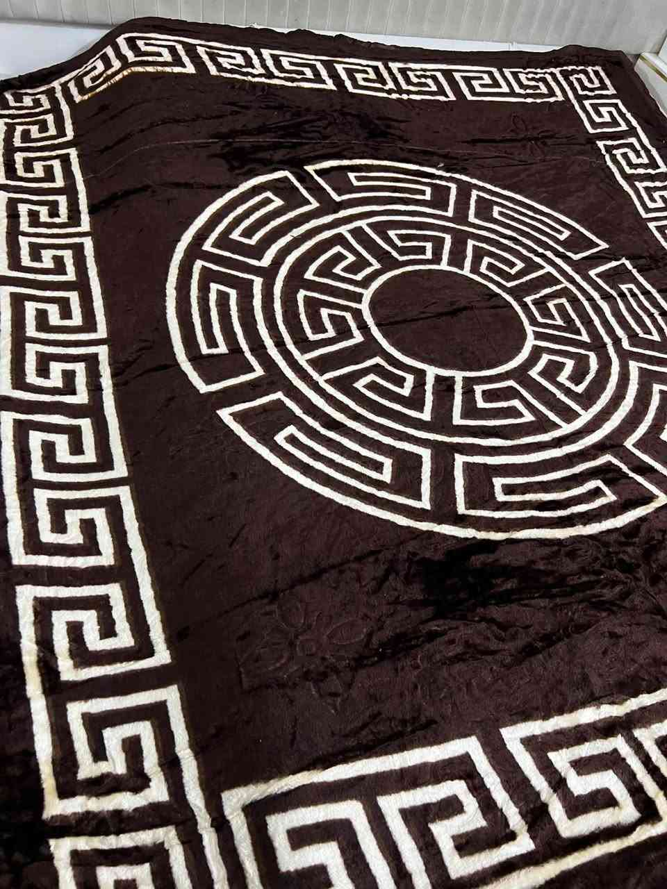 حتلو ماتشتري بس علق سلام عليكم عندي بطانيات صيفيه جديد نفرين وزن 2 كيلو اريد ابيعهن شلعه وحده حتلو نصهن عادي  جبت كميه هواي وبقن عندي 20قطعه  قبل جان سعرها 10 هسه أبيعه بسعر الجمله 2 ب16 تواصل خاص واتساب ***********
