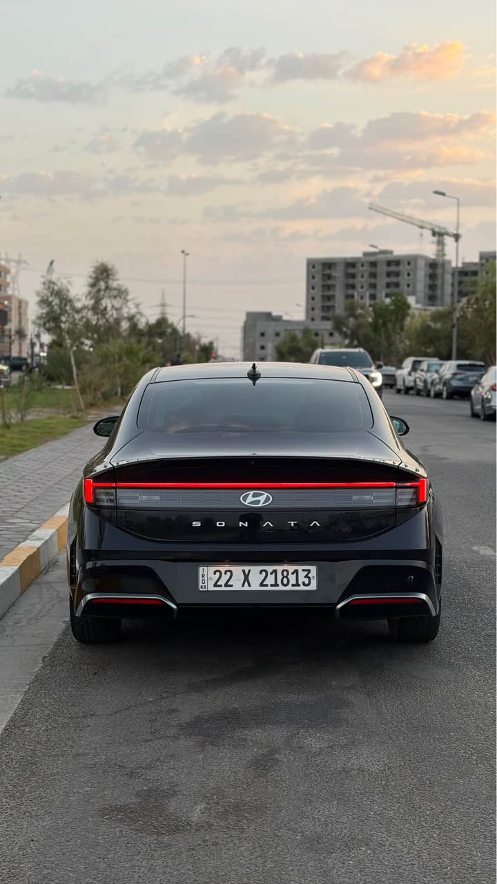 🚘 للبيع | هيونداي_سوناتا موديل 2025 🇺🇸

* وارد أمريكي.
* الممشى: 28mi.
* محرك 2.5 لتر.
* جير أوتوماتيك 8 سرعات.
* شاشة مزدوجة 12.3 بوصة.
* عدادات رقمية.
* مقاعد مخمل اوف وايت .
* تدفئة للمقاعد الأمامية.
* تشغيل بالبصمة.
* Apple CarPlay وAndroid Auto.
* مكيف أوتوماتيك ثنائي المناطق.
* كاميرا خلفية.
* مثبت سرعة.
* المحافظة على المسار.
* مراقبة النقطة العمياء.
* جنوط ألمنيوم.

ملاحظة: السيارة بدون صبغ فقط بارد 
رقم اربيل باسم شركة نور البصرة 
تريد تحويل تريد وكالة 

💰 السعر: (197)
📞 للاستفسار: ***********
مكانهه بصرة مدينة الامل 🏢 البصرة, العراق

نص مكتوب في الصور:
- أنت 2:18، 2026/1/26 م