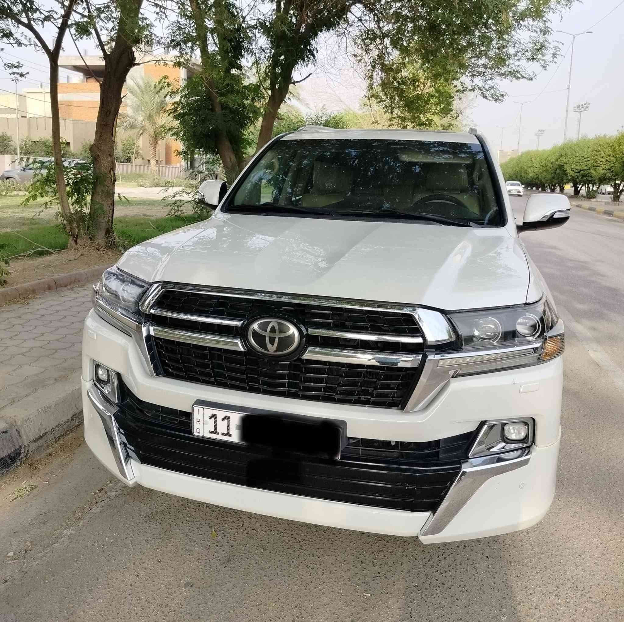 وايت ادشن • ٦ سلندر • ماشيه ١٣٩٠٠٠