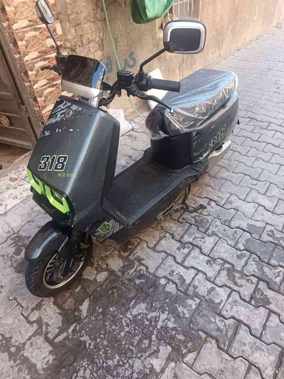 السلام عليكم دراجه شحن للبيع دراجه عارضها 600 600 وبيها مجال دراجه نقص بس سبايدر الرقم ***********
