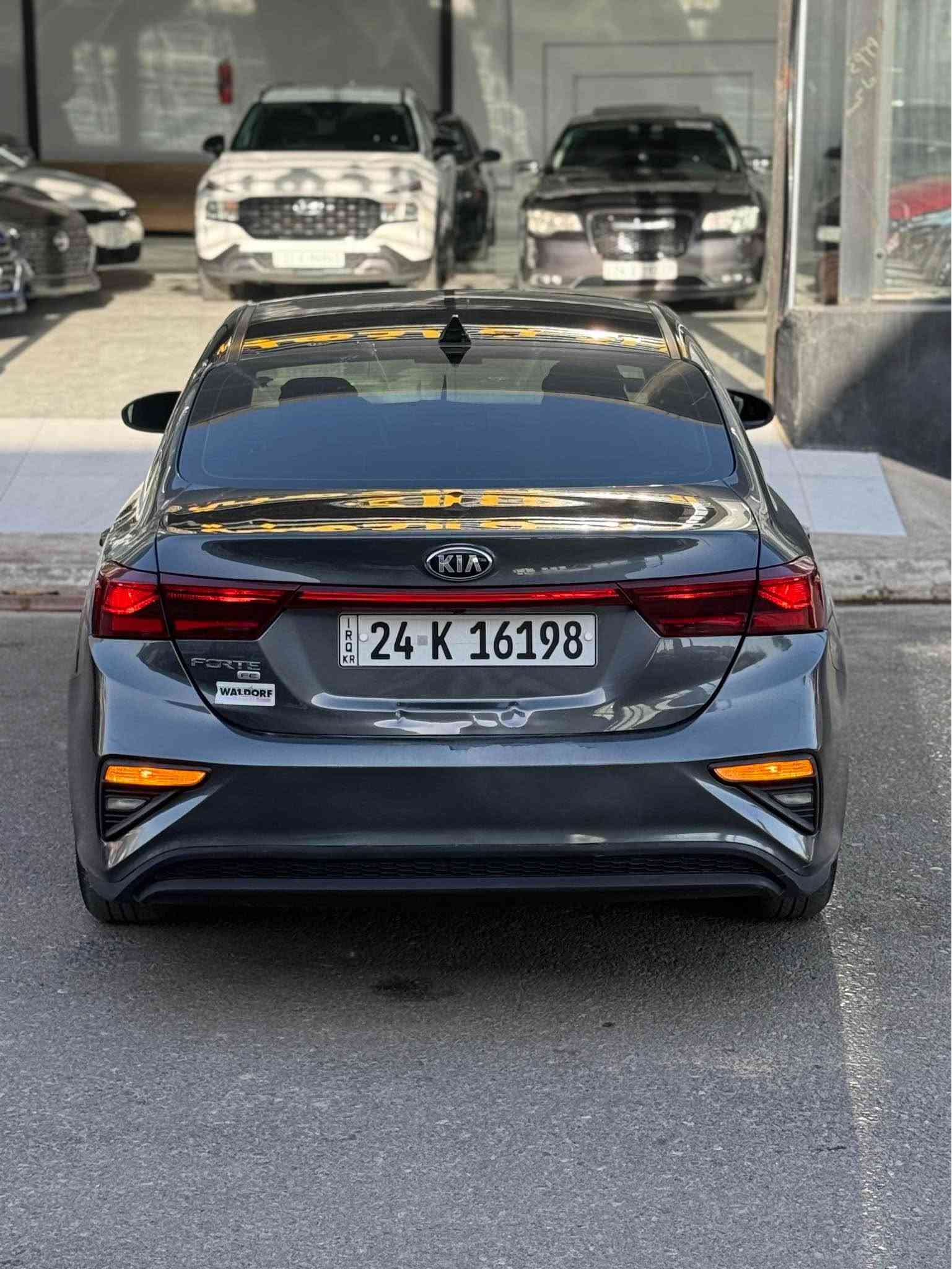 🚗 للبيع: كيا فورتي fe  موديل 2021
📍 مكان السيارة :  موصل مدينه المعارض الجديده 
معرض الركن الذهبي 
📞 للتواصل: واتس اب    ***********
                                              *********** 
🛠️ المحرك: 4 سلندر 2000 دوش المرغوب
السعر 119$🔥🔥
⚙️ المواصفات:

• شاشة كبيرة وكاميرا
• CarPlay و android
• تحكمات ستيرن
• أوتو ستوب
• قيادة ذاتية
• تحديد سرعة وتحديد مسار
• رادارات أمامية وجانبية وخلفية
• مثبت سرعة
• مانع انزلاق
• 3 انضمة قيادة

⚠️ أضرار السيارة: 
جاملغ خلفي صبغ 
4 قطع كلير امريكي 
• بجم كبس ✅
بدووون دواخل ✅
بدووون ايربك ✅

📌 تفاصيل إضافية:
• السيارة رقم دهوك شرط التحويل 
• لون السيارة نفطي 🩶
• الكير والمحرك بحالة ممتازة – شرط الفحص
• صدر وخلف "بلادي"
• الرادار وحجر البيئة والكزوز  كلها أصلية
• السيارة بحالة ممتازة وبدون مصاريف
السعر 119$🔥🔥🔥 موصل, نينوى
