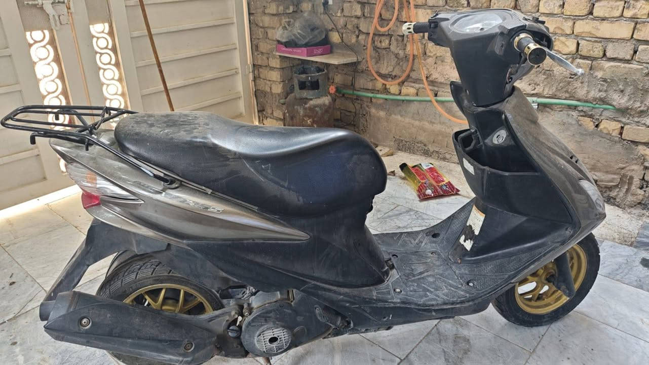 السلام عليكم ادرس ياباني حديث دراجه مامفتوحه حلوه ومرتبه مصبوغ بجم لامامي للجماليه وشرط تاخذه ربع مذب عليه شلعه ومعدل خير من يم الله رقمي
*********** شراي بي خير ويدلل
