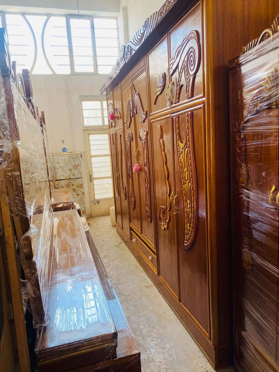 غرفة نوم عراقي مستخدم اخو الجديد وباسعار مناسبة شغل درجة اولى مرتب ضهر جرجوبة السعر 750 الف وبيها مجال للطيبين 
رقم الهاتف ***********
