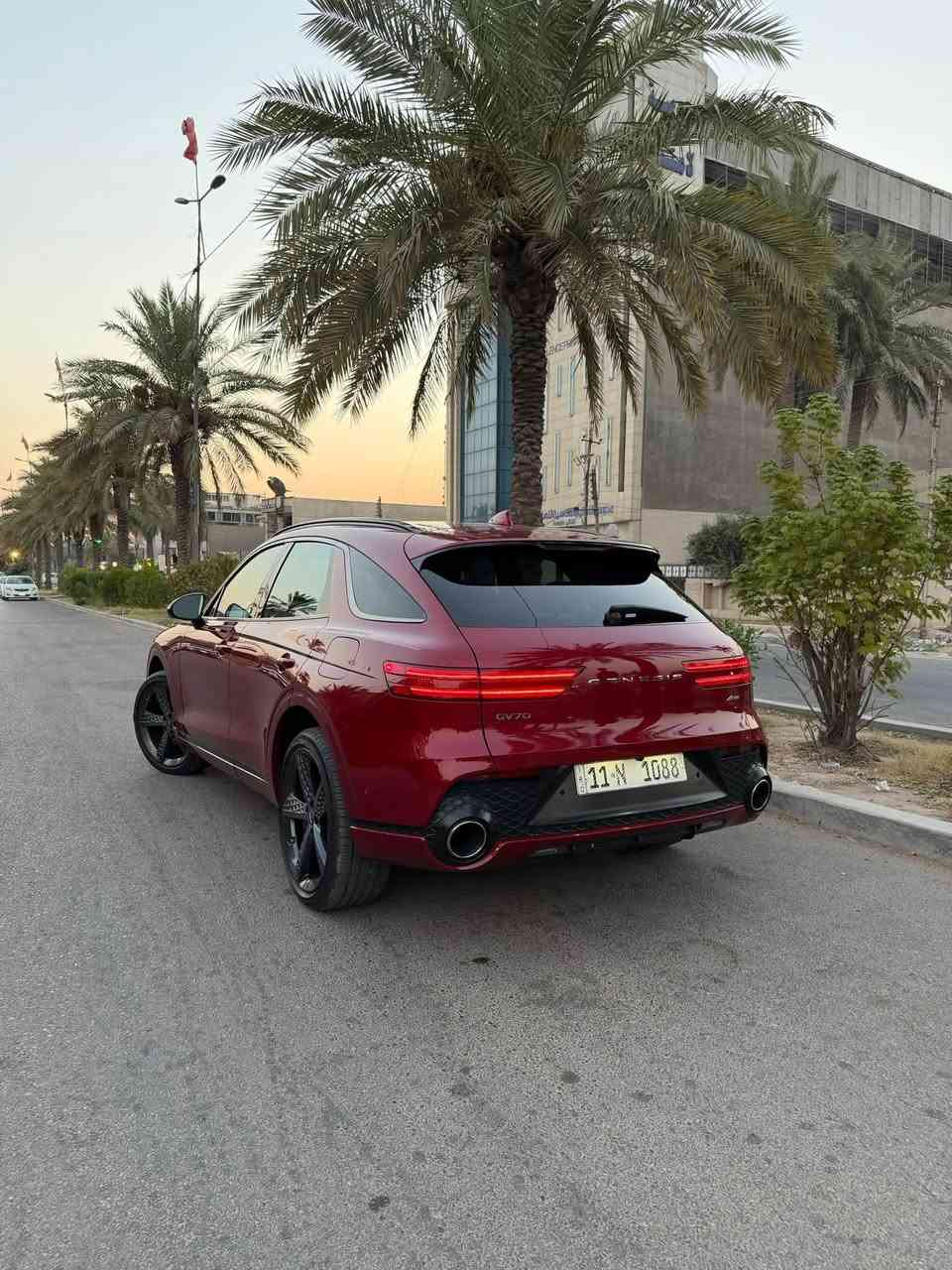 السلام عليكم
للبيع جينيسس 2023 برستيج GV70
فول مواصفات احمر وداخل احمر اعلى فئة  بل2.5
مكينه 2.5 توربو 
ماشيه 39 الف ميل
جلد لونين احمر واسود
كشن سايق مساج
الدشبول 3D 
بجم كامل led
بانوراما كامله
4 كامرات 
ريمونت تحكم تتقدم وترجع
دواخل كامل لدات LED
قطعتين تبريد وتبريد الخلفي شاشه
كشنات كهرباء 
تخم تاير جديد هانكوك اصلي جديد مطابق مواصفات جنيسس
هواي مواصفات بيه بعد 
.
السياره جديده جدا وانضف واحلى من الصور 
اني مستورد ومصلح ومرقم كامل
(حادث جانبي بابين عكس سايق اشتريت اصلي وصبغته فقط
يعني البطاين اصليات نفسهن )
ايرباك برده
.
صور الحادث راسلني واتس اب وتوصلك
السعر 32700 وبيه مجال بسيط
بدون رقم المميز انطيك رقم ثاني
مع الرقم المميز اتصل ونتفاهم عليه
رقمي ***********
