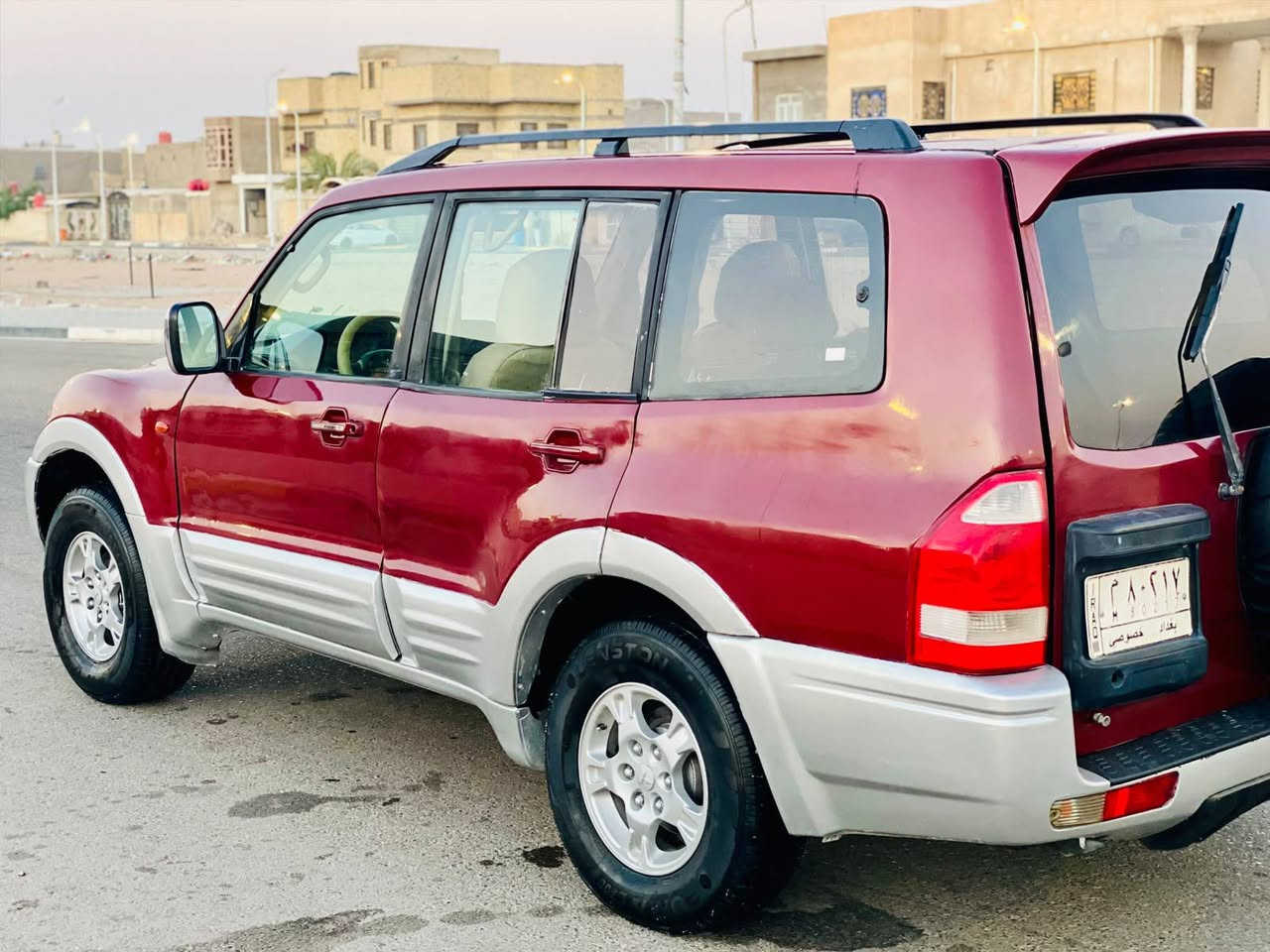 السلام عليكم للبيع باجيرو موديل 2002 رقم بغداد تحويل ثاني يوم سياره مكفوله من الكصه والنقل والضربه والكلبه والعيب الشرعي مكينه وكير اوتماتيك فيفيتي  حداده طخم تاير ويلكب جدد سياره جاهزه وجديده السعر63.الاستفسار الرقم.***********مكان السياره البصره
